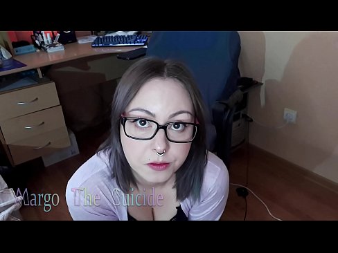 ❤️ Seksīga meitene ar brillēm sūc dildo dziļi kamerā ❤❌ Slepkavas pie mums